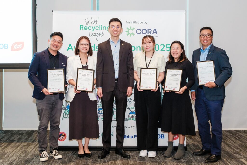 Representatives from Sembcorp Industries, Tetra Pak Southeast Asia, Thong Siek Global, LION Corporation, and United Overseas Bank (from left to right) received a Certificate of Appreciation from Mr. Seah Yong Soon, Chief Financial Officer of Cora Environment.